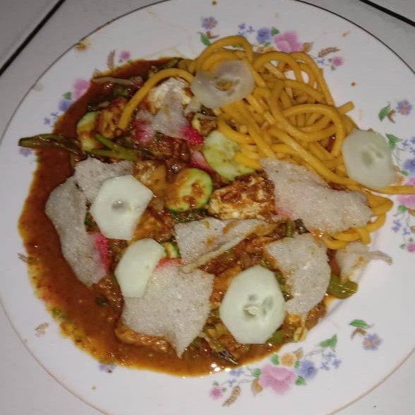 Mie bumbu pecal