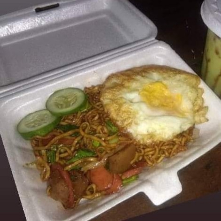 Mie goreng telor ceplok