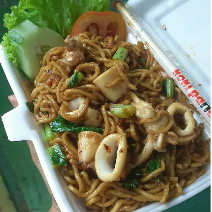 Mie jambak Cumi