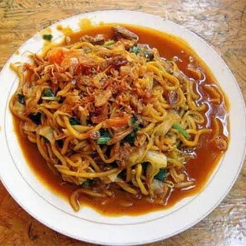 Mie kuah spesial mataram