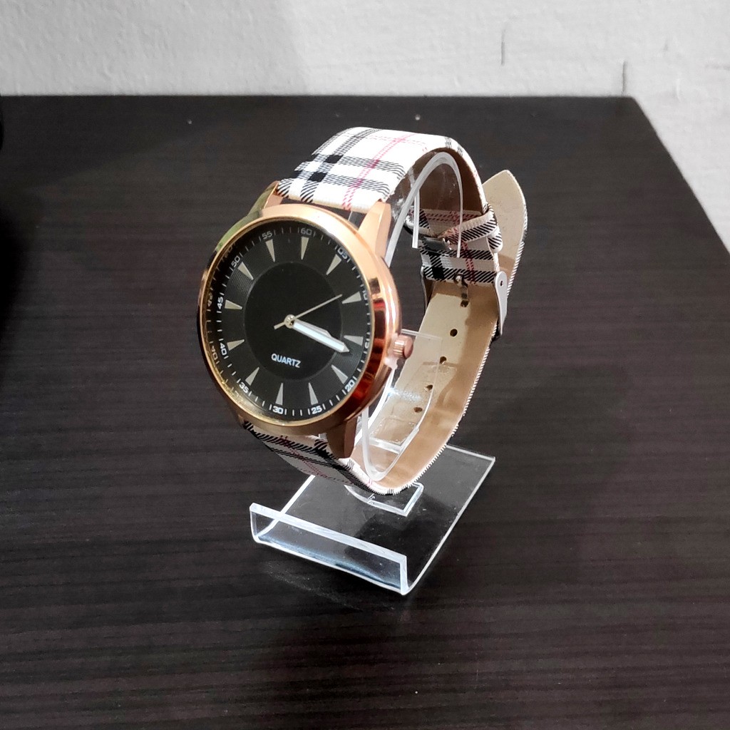 Mika Pajangan Display Jam Tangan 3