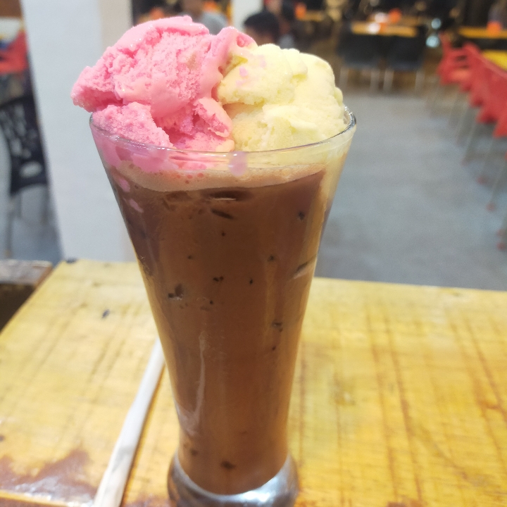 Milkshake Coklat Topping Ice Cream