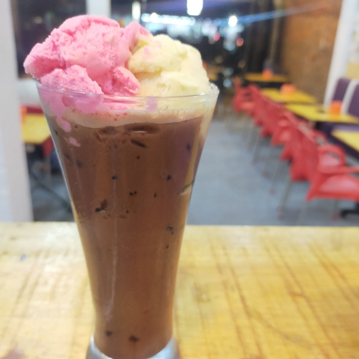 Milkshake Coklat Topping Ice Cream