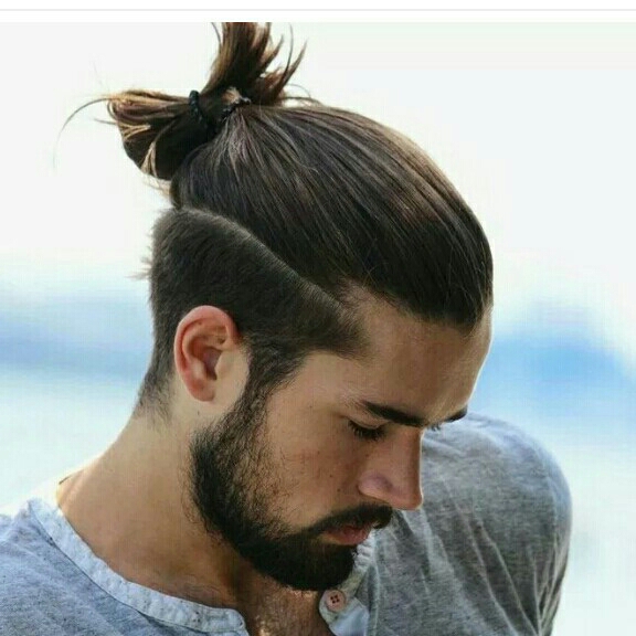 Model Rambut Trendy Man Bun atau Top Knot