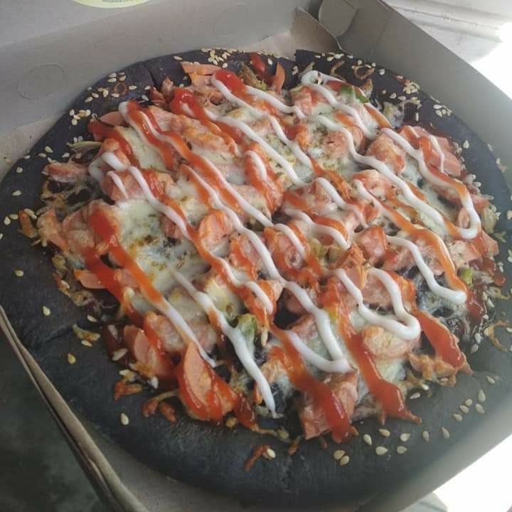 Momo Pizza 2