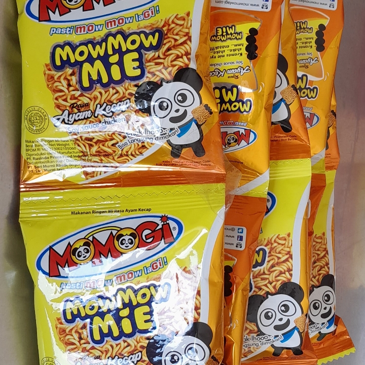 Momogi Mow Mow Mie