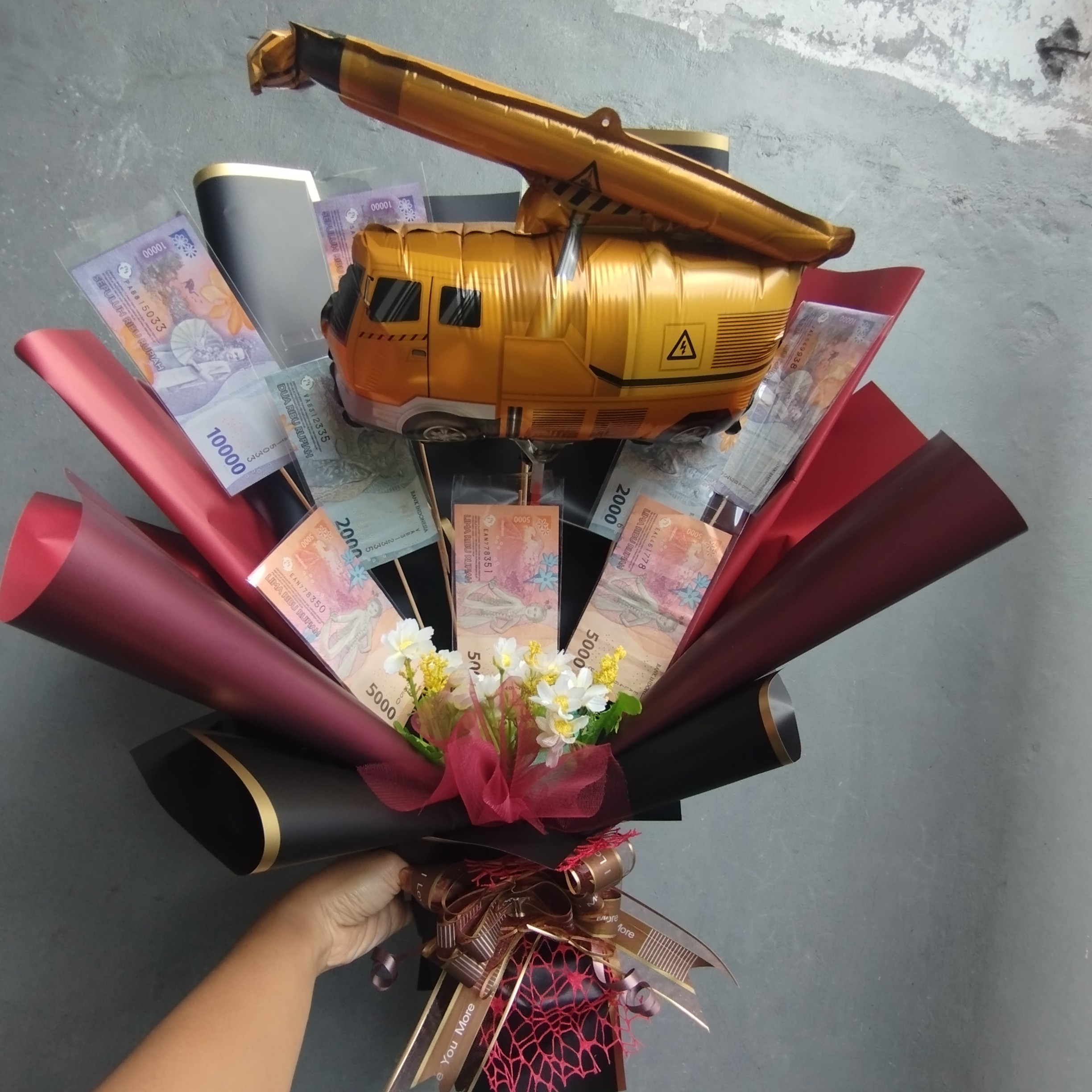 Money Buket 10 Lembar Dan Balon Foil Mini