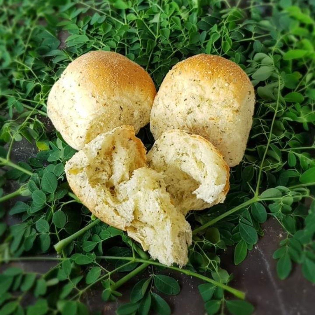 Moringa Pandesal Rolls