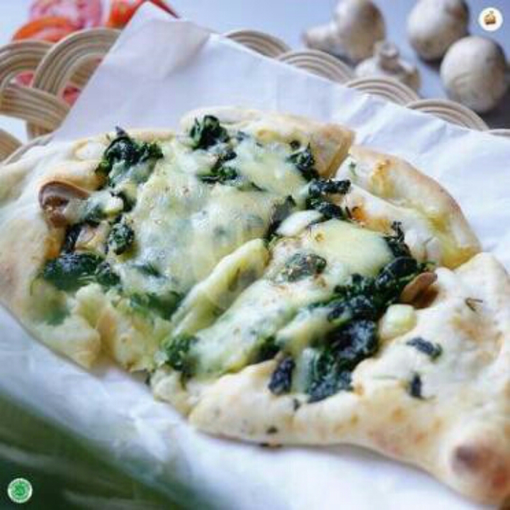 Mr Popeye Pizza In And Out Spinach Attack Mozzarella