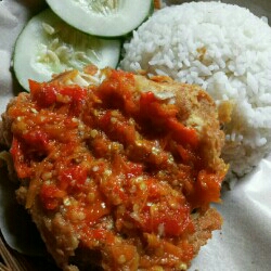 NASI AYAM GEPREK