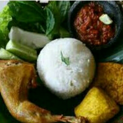 NASI AYAM LALAPAN