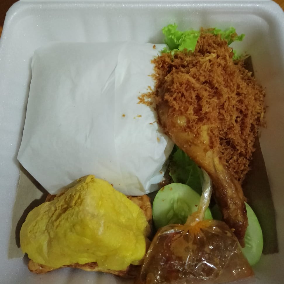 NASI AYAM SERUNDENG