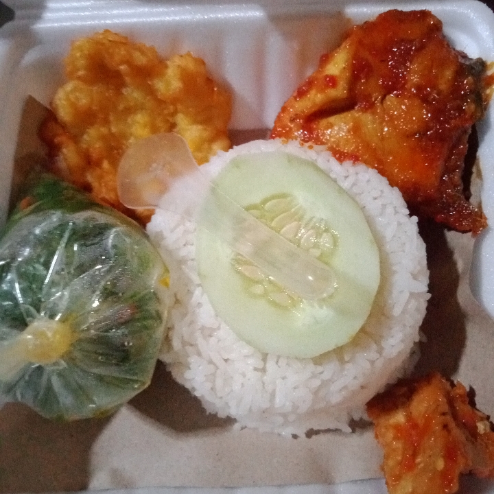 NASI CAMPUR AYAM