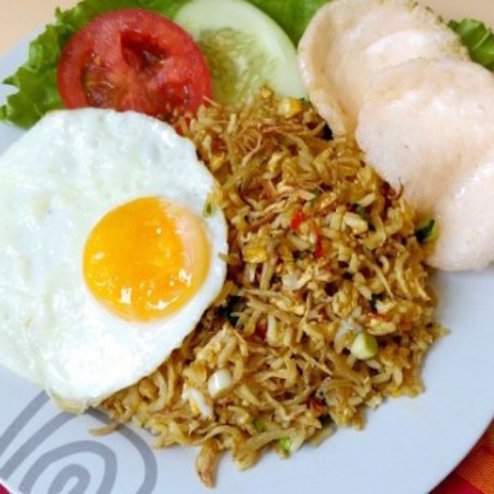 NASI GORENG IKAN ASIN TRI