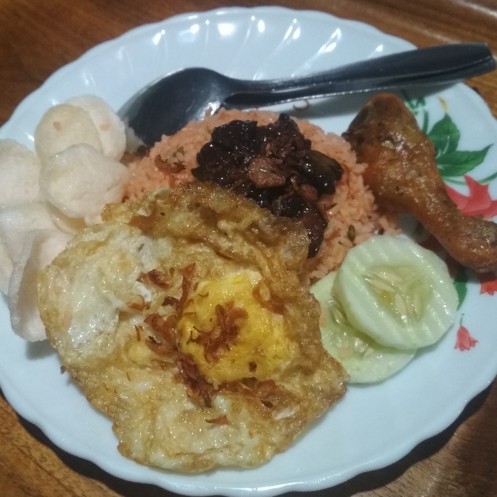 NASI GORENG KOMPLIT