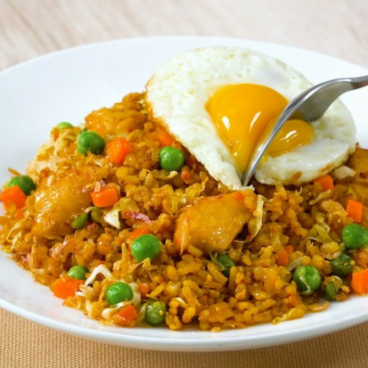 NASI GORENG TELUR SOSIS