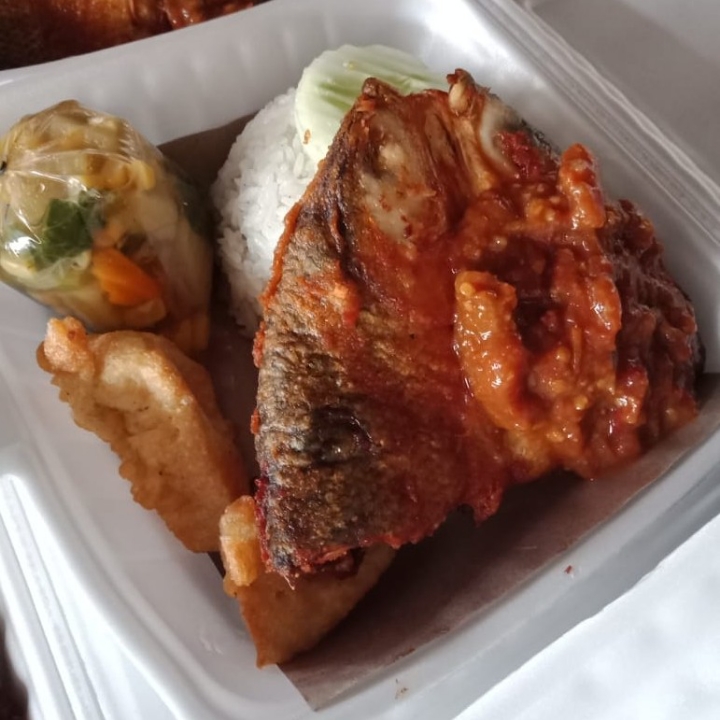 NASI IKAN GORENG TEPUNG