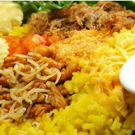 NASI KUNING AYAM KECAP