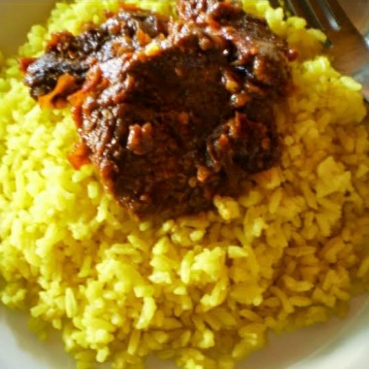 NASI KUNING PLUS DAGING