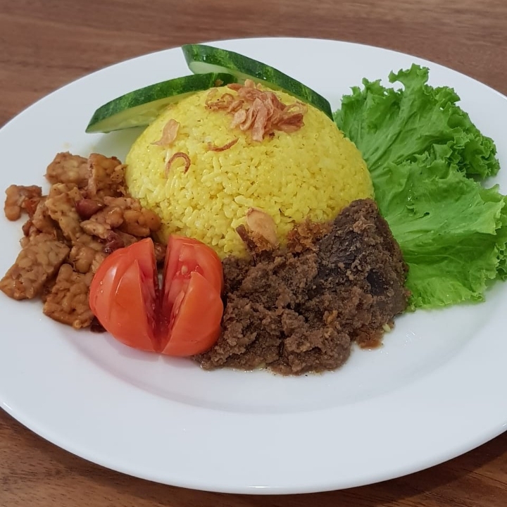 NASI KUNING RENDANG