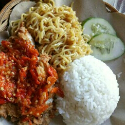 NASI MIE AYAM GEPREK