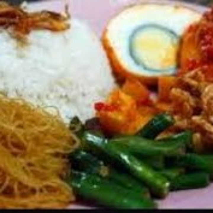 NASI OPOR