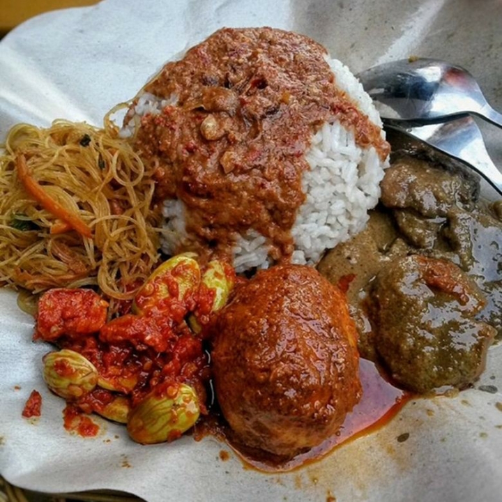 NASI UDUK SPESIAL SEMUR JENGKOL