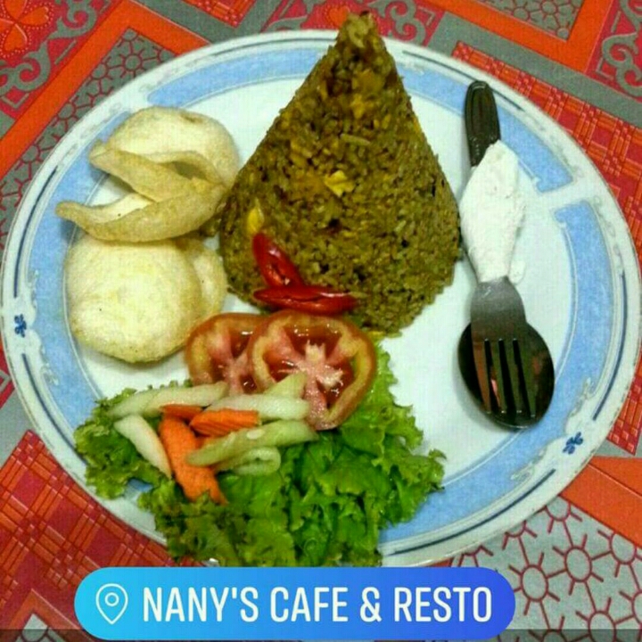 Nasgor Tumpeng