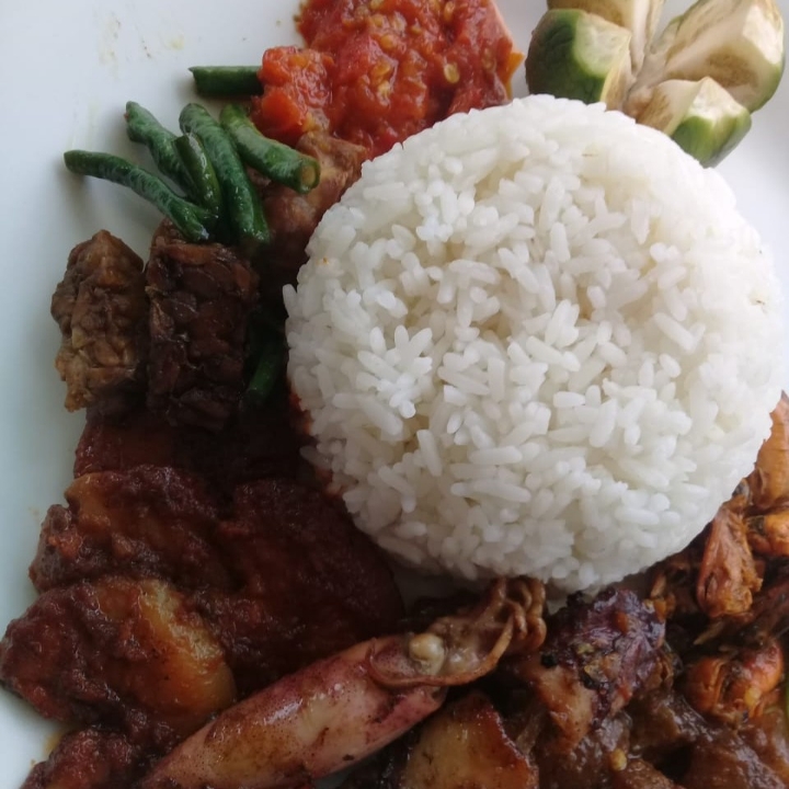 Nasi Akeul Paket Komplit