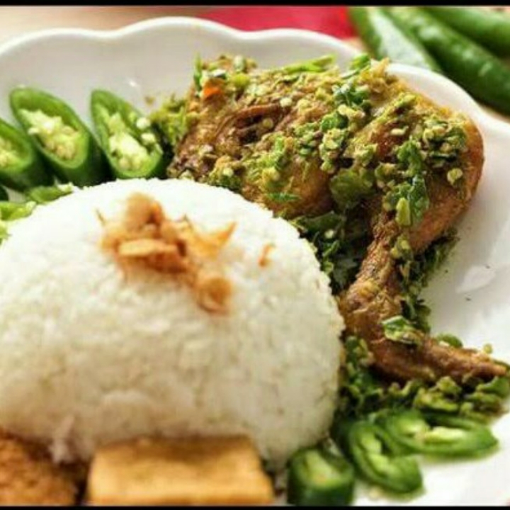 Nasi Ayam Cabe Hijau