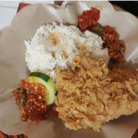 Nasi Ayam Crispy Plus Es Teh Manis