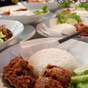 Nasi Ayam Gecegh Sambal terasi