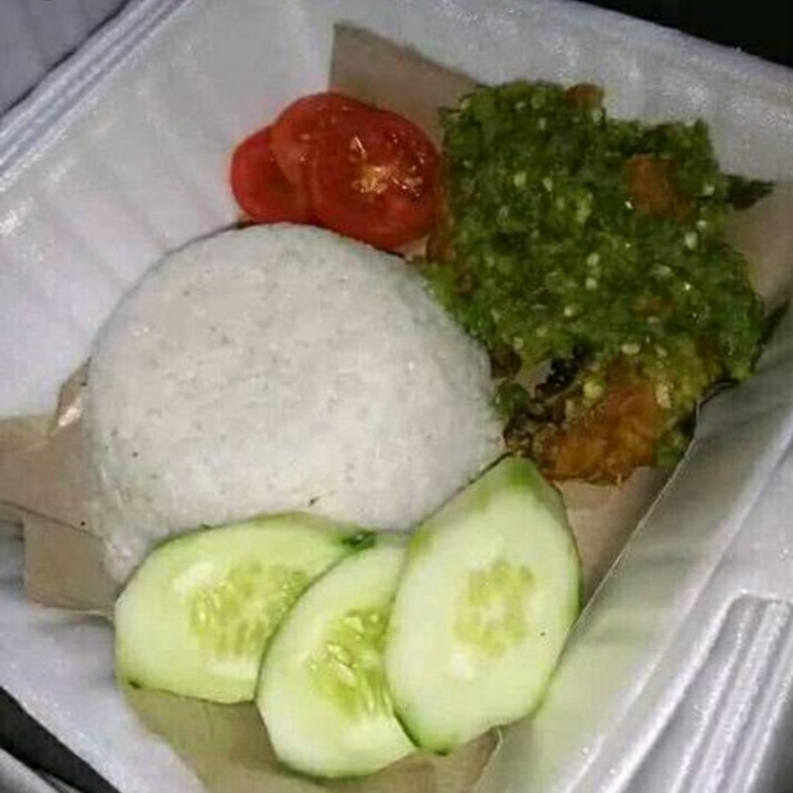 Nasi Ayam Geprek Sambal Ijo