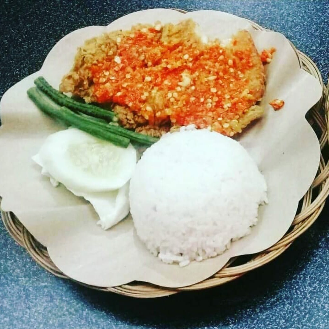 Nasi Ayam Geprek