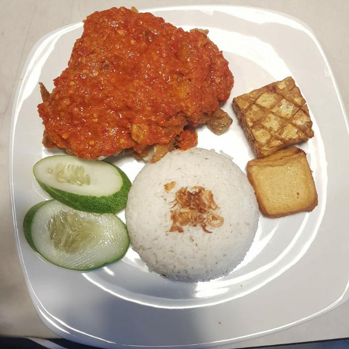 Nasi Ayam Geprek Corner