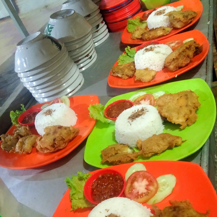 Nasi Ayam Geprek Dan Nasi Ayam Penyet