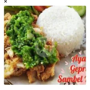 Nasi Ayam Geprek Sambal Ijo Es Teh atau Teh Hangat