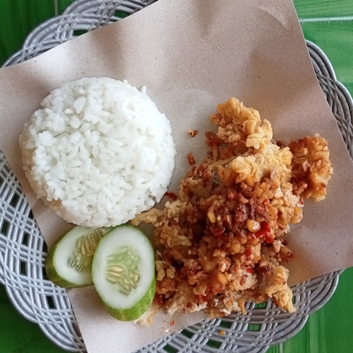 Nasi Ayam Geprek Sambel Kacang