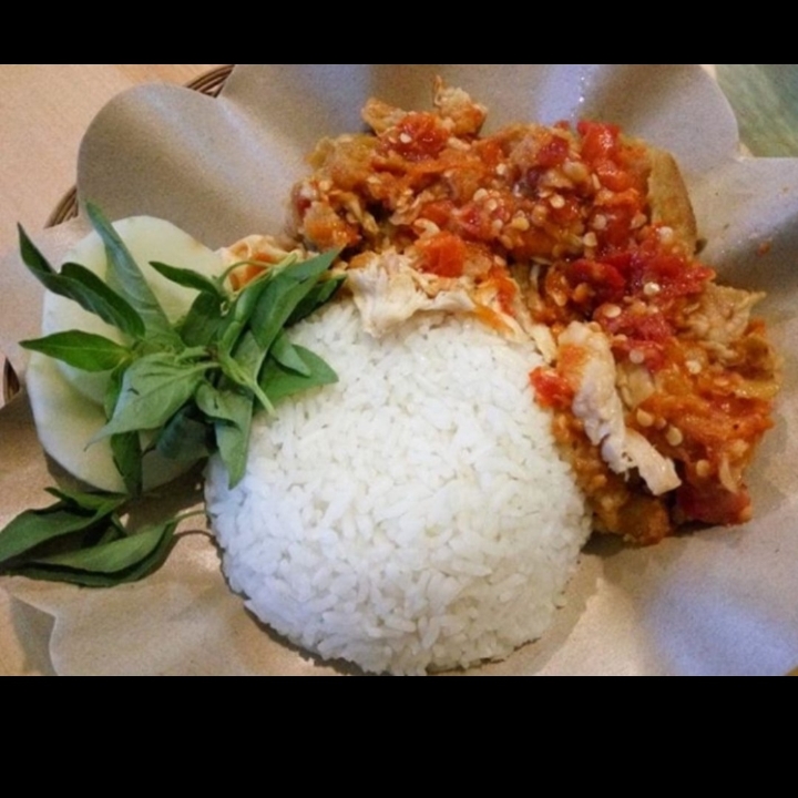 Nasi Ayam Geprek Sambel Terasi