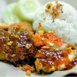 Nasi Ayam Geprek Sauce Kecap Pedas