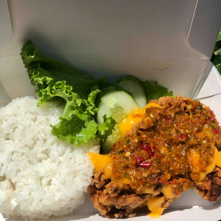 Nasi Ayam Geprek Saus Keju