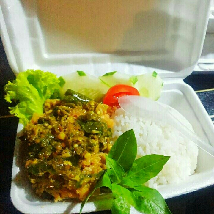 Nasi Ayam Geprek Spesial