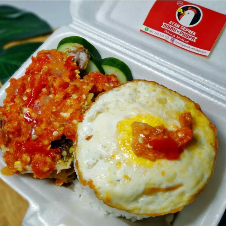 Nasi Ayam Geprek Telor Ceplok