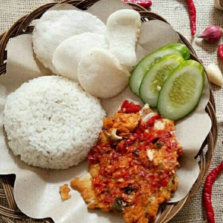 Nasi Ayam Gepuk Crispy