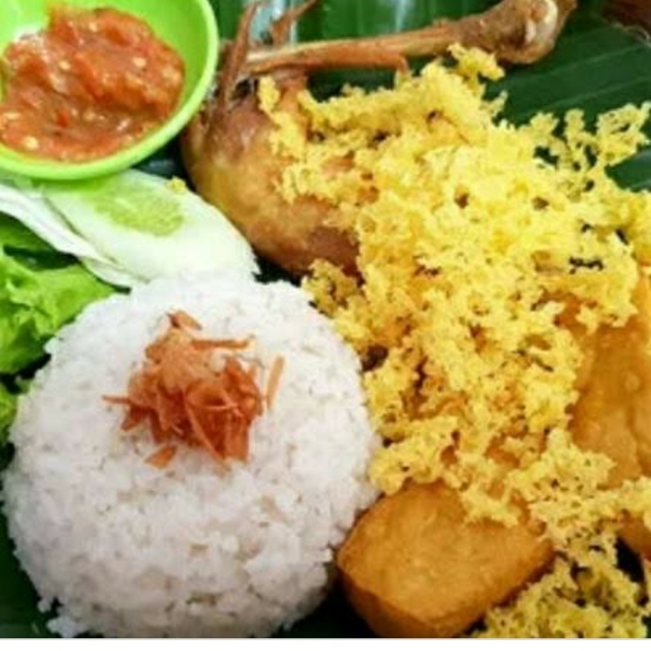 Nasi Ayam Goreng 