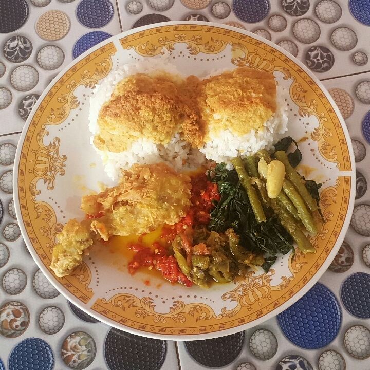 Nasi Ayam Goreng 