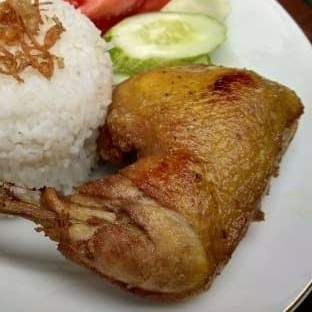 Nasi Ayam Goreng