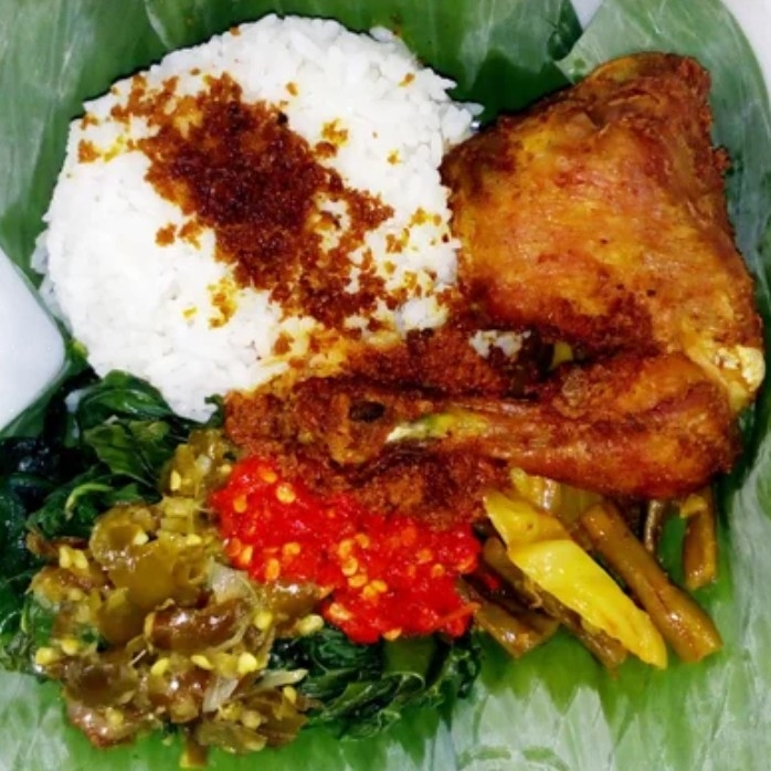 Nasi Ayam Goreng