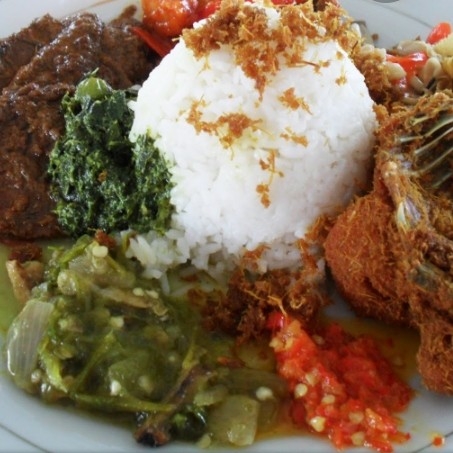 Nasi Padang Ayam Goreng