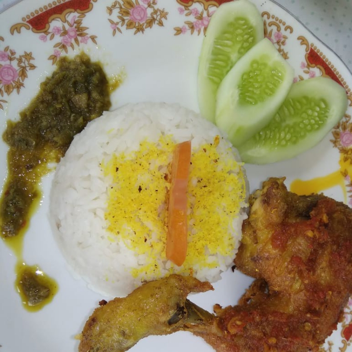 Nasi Ayam Goreng